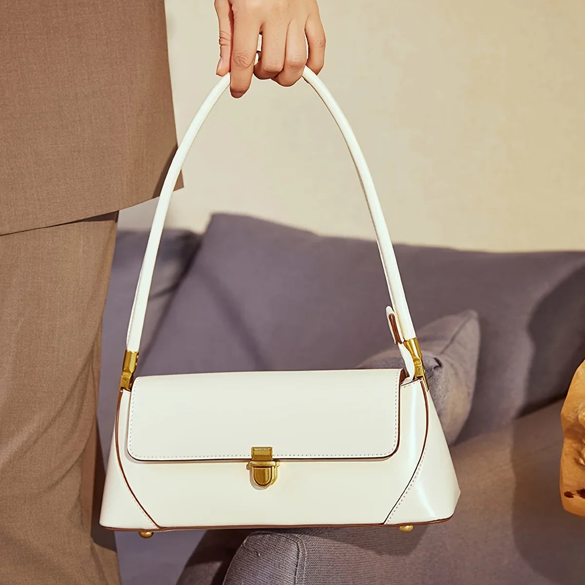Sac à main "Banana"  un accessoire vintage élégant.